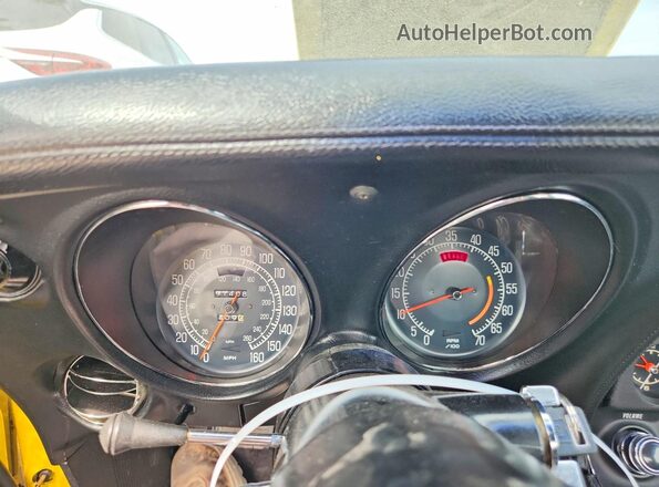 1Z37J5S427768 1975 CHEVROLET CORVETTE Yellow Սարքավորումների վահանակի տեսք