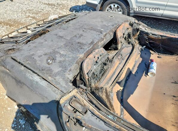 1Z67K2S508010 1972 CHEVROLET CORVETTE Burn Widok tylnych siedzeń