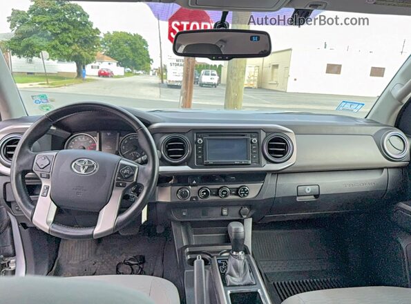 3TMCZ5AN6GM017063 2016 TOYOTA TACOMA Silver Vista de los asientos traseros