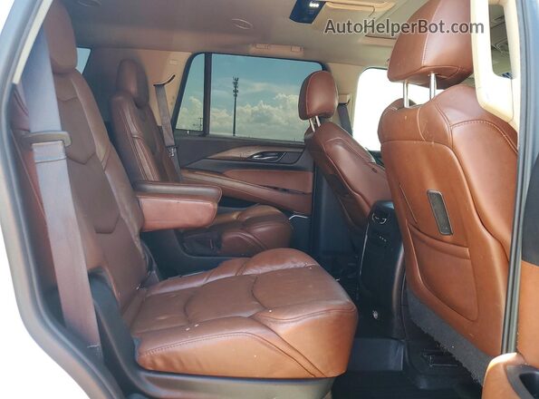 1GYS3CKJ8JR256997 2018 CADILLAC ESCALADE White Vista del compartimento del motor