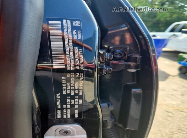 ZN661XUL9HX233266 2017 MASERATI LEVANTE Черный Вид наклейки с VIN-кодом