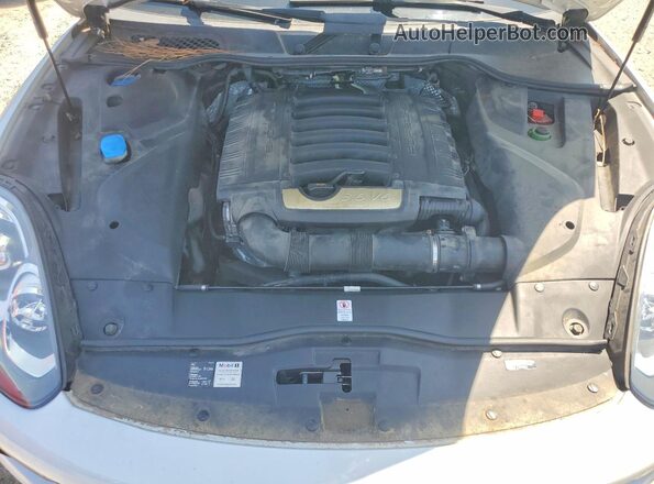 WP1AA2A22GLA04751 2016 PORSCHE CAYENNE White Vista del compartimento del motor