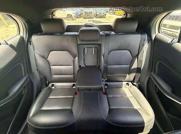 WDCTG4EB2HJ346674 2017 MERCEDES-BENZ GLA-CLASS White Vista interior trasera