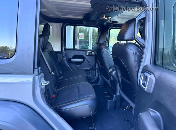 1C4HJXDN8LW245452 2020 JEEP WRANGLER Gray Вид салону спереду