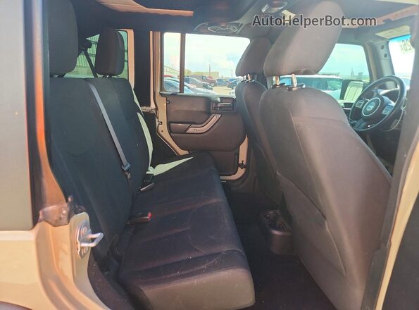 1C4BJWDG9HL686324 2017 JEEP WRANGLER Tan უკანა სალონის ხედი