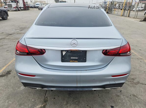 W1KZF8DB7MA925655 2021 MERCEDES-BENZ E-CLASS Silver Widok wnętrza z przodu