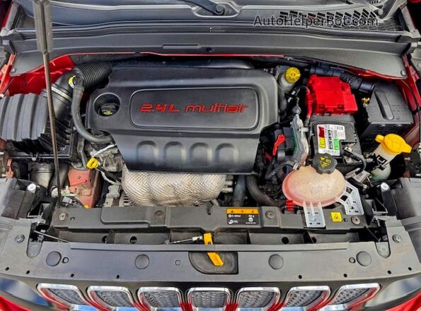 ZACNJAAB2LPL15502 2020 JEEP RENEGADE Красный 
