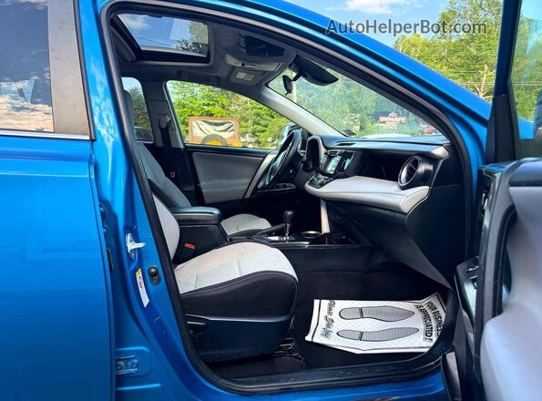 JTMRFREV2HJ168047 2017 TOYOTA RAV4 Blue Հետևի տեսք