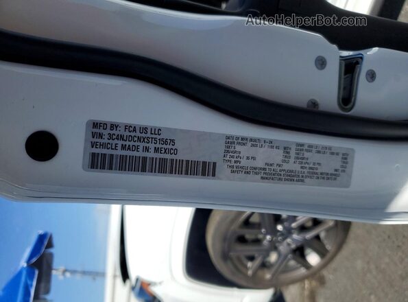 3C4NJDCNXST515675 2025 JEEP COMPASS White 360 interior view