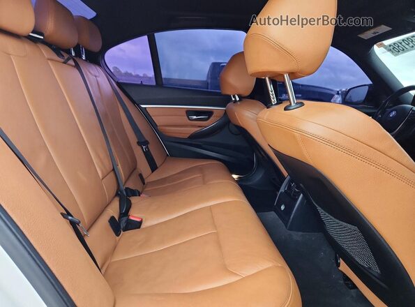 WBA8E1C59JA755934 2018 BMW 3 SERIES White Widok wnętrza z tyłu