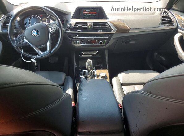 5UXTR9C56KLE21044 2019 BMW X3 Silver Սարքավորումների վահանակի տեսք