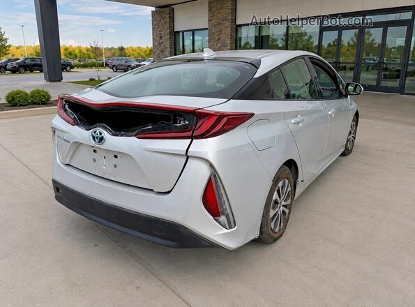 JTDKARFP5L3155175 2020 TOYOTA PRIUS Silver Przód prawy