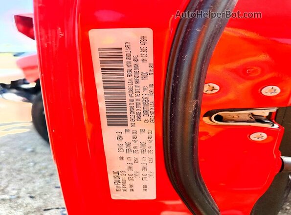 1C6RR6TTXKS593712 2019 RAM 1500 Red სალონის 360-გრადუსიანი ხედი