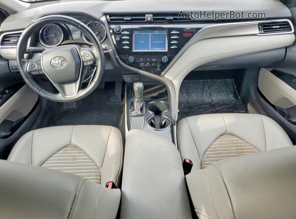 4T1B11HK3JU132371 2018 TOYOTA CAMRY Silver ხელსაწყოთა პანელის ხედი