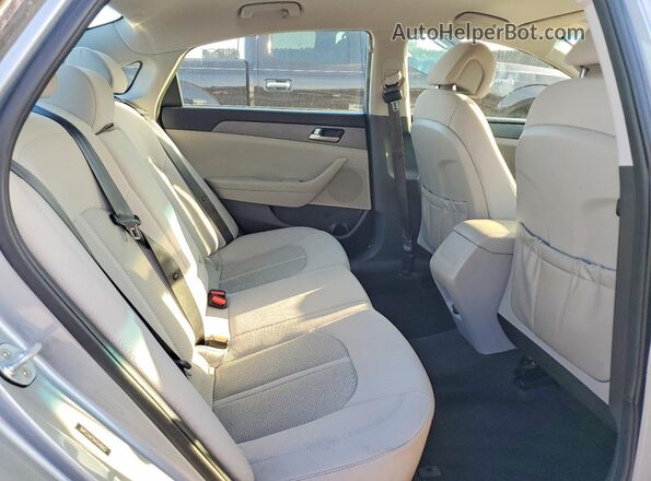 5NPE24AF5HH548942 2017 HYUNDAI SONATA Gray Вид задньої частини салону