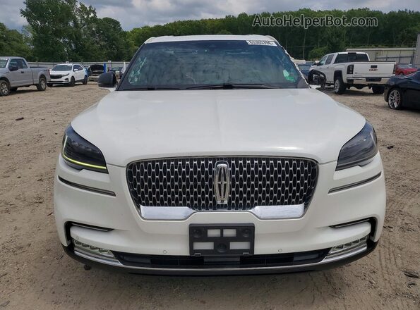 5LM5J7XC8LGL27987 2020 LINCOLN AVIATOR White Widok z tyłu