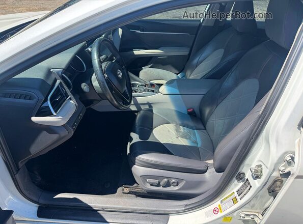 4T1B11HK3JU018922 2018 TOYOTA CAMRY White VIN կոդի պիտակի տեսք