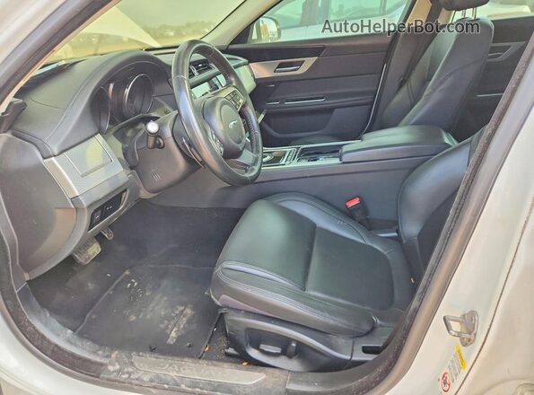 SAJBR4FX1JCY69492 2018 JAGUAR XF White Вид панелі приладів