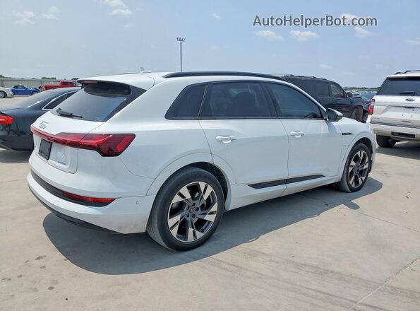 WA1AAAGEXNB007777 2022 AUDI E-TRON White Front right