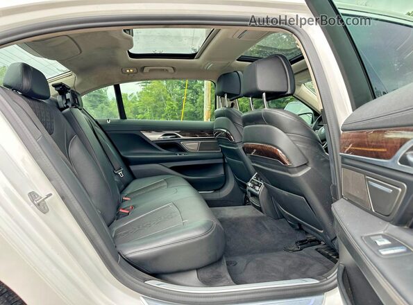 WBA7U2C03MCG37401 2021 BMW 7 SERIES White Առջևի վահանակի տեսք