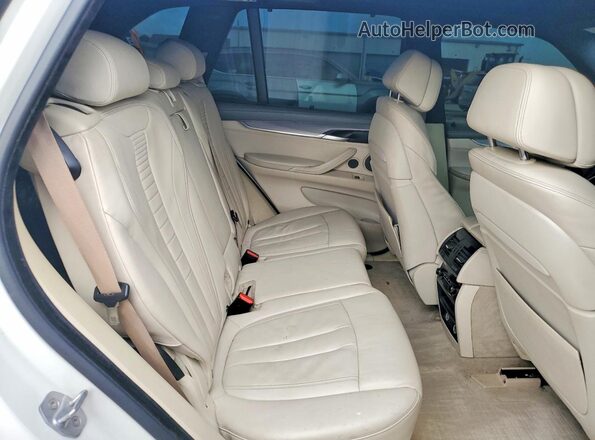 5UXKR6C5XG0J83053 2016 BMW X5 White Widok komory silnika