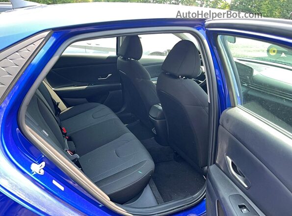 KMHLL4DG7RU841821 2024 HYUNDAI ELANTRA Blue Widok wnętrza z przodu