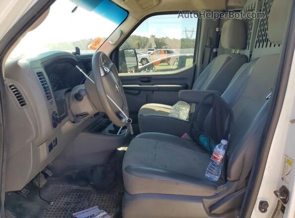 1N6BF0KM1HN800759 2017 NISSAN NV Белый Вид панели приборов