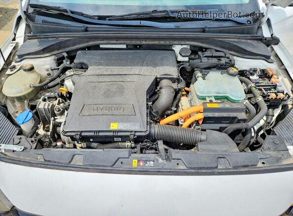 KMHC75LC1HU048327 2017 HYUNDAI IONIQ White Widok komory silnika