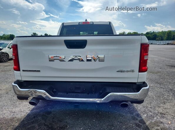 3C6SRFFP9T4159288 2026 RAM 1500 White Vista interior delantera