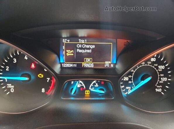 1FMCU9HD9KUA94643 2019 FORD ESCAPE Gray Widok tylnych siedzeń
