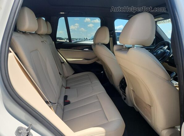 5UXTR7C55KLE94698 2019 BMW X3 White ძრავის განყოფილების ხედი