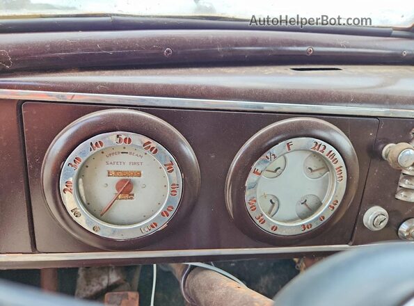 24565WIS 1938 OLDSMOBILE 88 Коричневый Вид щитка приборов