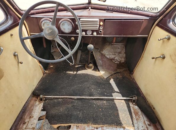 24565WIS 1938 OLDSMOBILE 88 Коричневый Вид панели приборов