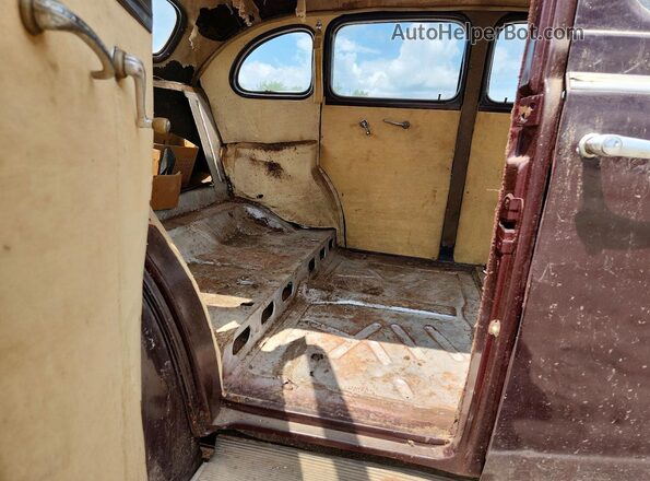 24565WIS 1938 OLDSMOBILE 88 Коричневый Вид задних сидений