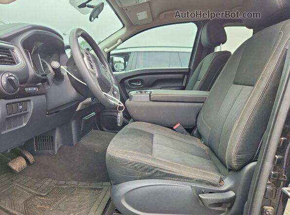 1N6AA1C82HN554077 2017 NISSAN TITAN Black Vista del salpicadero