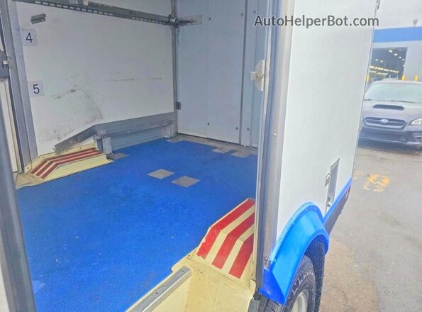 1FDWE3FN0RDD00655 2024 FORD ECONOLINE Белый Вид подкапотного пространства