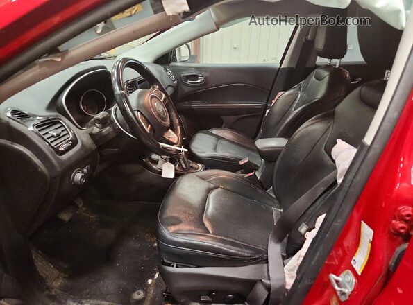 3C4NJDCB2KT854582 2019 JEEP COMPASS Красный Вид панели приборов