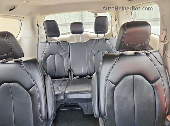 2C4RC1BG0RR155374 2024 CHRYSLER PACIFICA Silver Vista de los asientos traseros