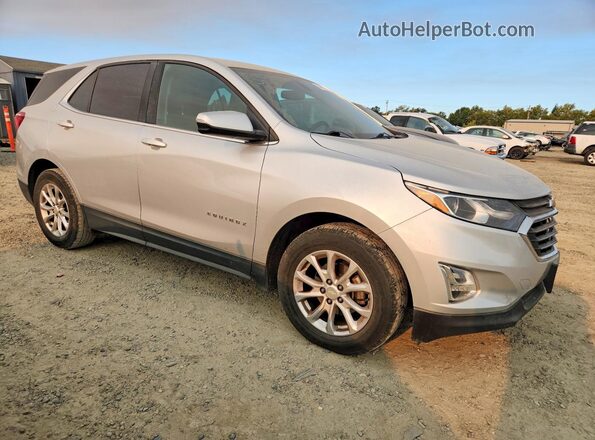 2GNAXJEV2J6314159 2018 CHEVROLET EQUINOX Silver Widok z przodu