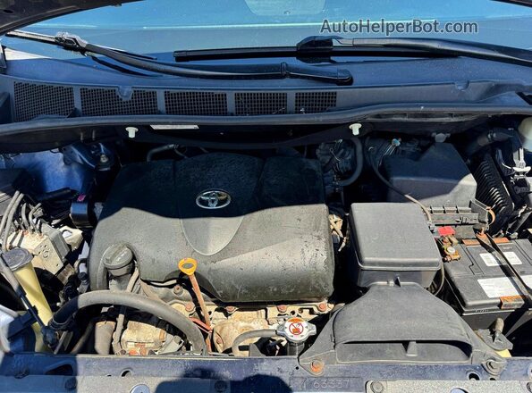 5TDYZ3DC4JS950391 2018 TOYOTA SIENNA Blue Widok naklejki z numerem VIN