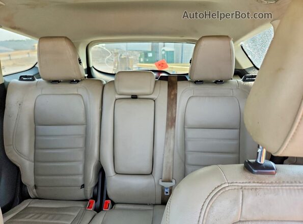 1FMCU9HD2JUA26666 2018 FORD ESCAPE Silver უკანა სალონის ხედი