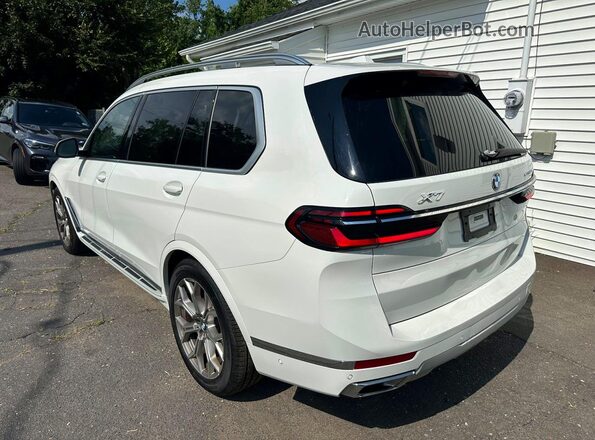 5UX23EM07S9Y27594 2025 BMW X7 White Задня права чверть