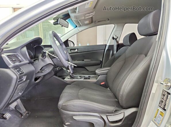 5XXGT4L37KG277345 2019 KIA OPTIMA Silver Widok deski rozdzielczej