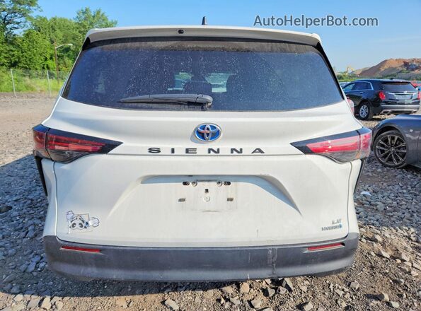 5TDKRKEC5NS128123 2022 TOYOTA SIENNA White Front interior view