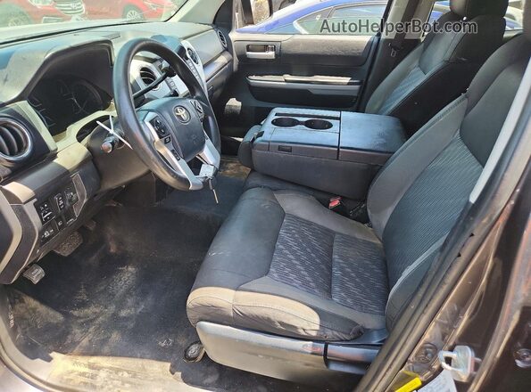 5TFRM5F16JX124789 2018 TOYOTA TUNDRA Gray წინა პანელის ხედი
