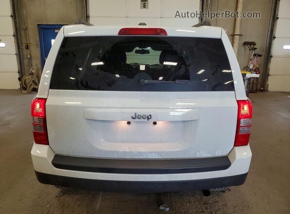 1C4NJPBA2HD140525 2017 JEEP PATRIOT White Widok wnętrza z przodu