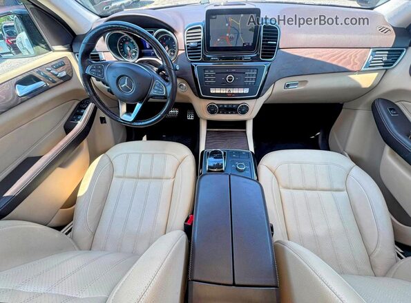4JGDA5GB6KB211810 2019 MERCEDES-BENZ GLE Black Widok tylnych siedzeń