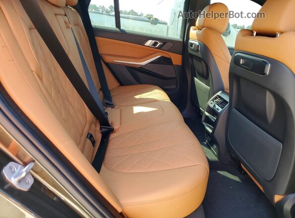 5UX23EU02R9U15447 2024 BMW X5 Green ძრავის განყოფილების ხედი