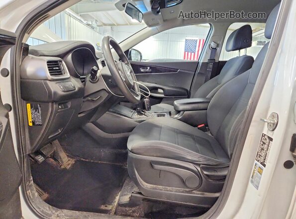 5XYPGDA54HG234367 2017 KIA SORENTO White Vista del salpicadero