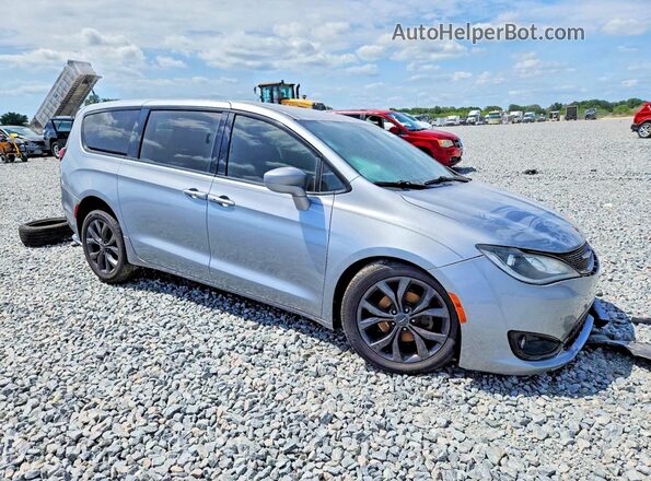2C4RC1FG8LR120079 2020 CHRYSLER PACIFICA Серебряный Вид спереди